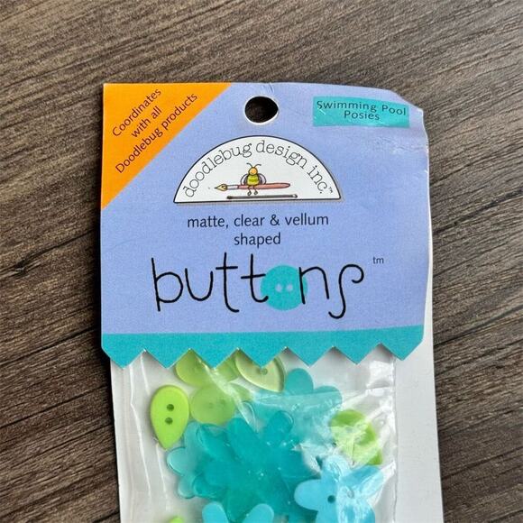NEW Vintage Y2K Doodlebug Design Inc Flower Buttons Swimming Pool Posies 18 Pc - Picture 3 of 5